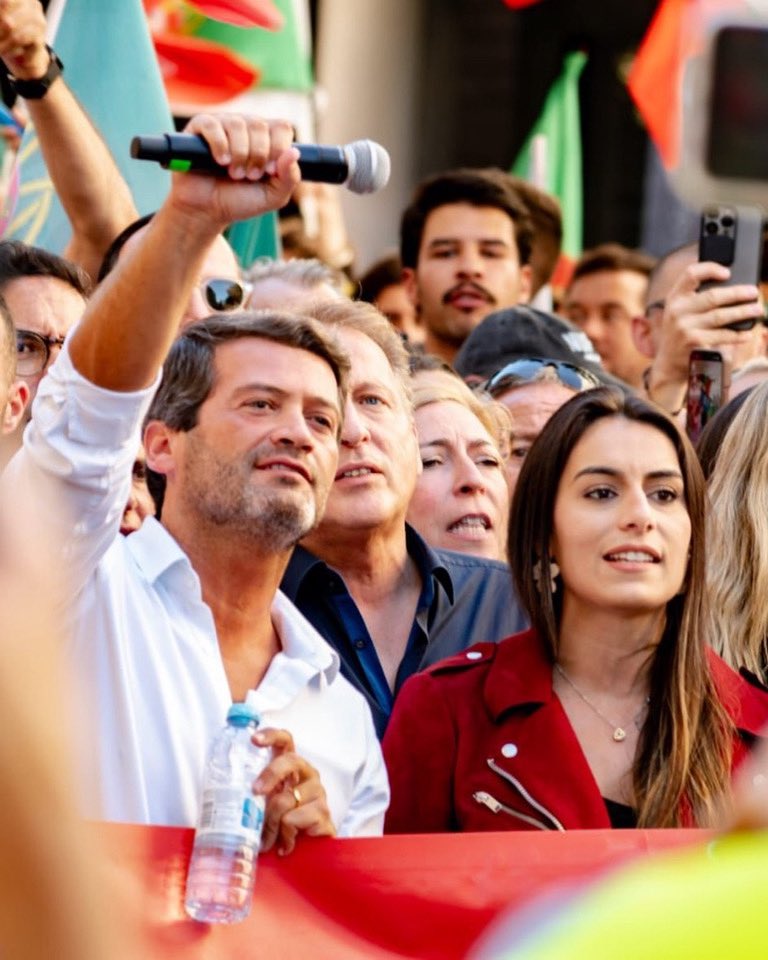 ritamariamatias's tweet photo. Orgulho imenso em André Ventura! Obrigada pelo serviço a Portugal 🇵🇹 https://t.co/0doCRkKATU