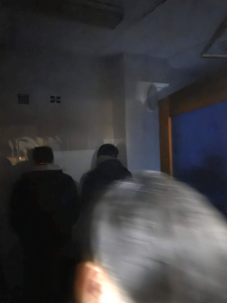 Que puta misèria de Club. Ni llum en els wàters. 
Què vergonya!!
