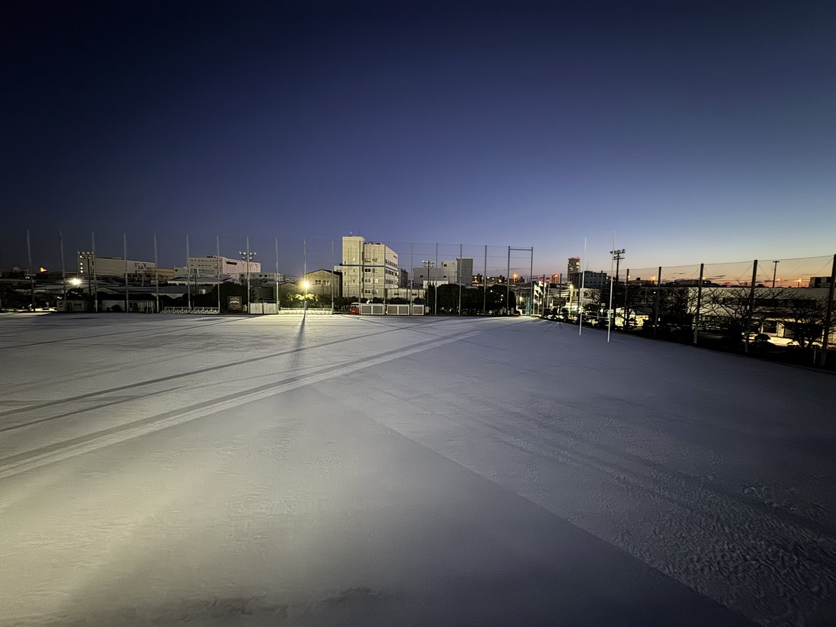 KonnoTatsuro's tweet photo. おはようございます
2/9(月)
今朝は良い天気ですね。
道路の雪はもうきれいになくなっていましたがグラウンドは別世界でした。
Week26スタートです。
本日からまた週末に向けて準備していきます。
では、良い1日を
#kubotaspears2026
#Day176 https://t.co/js7AOubZV5