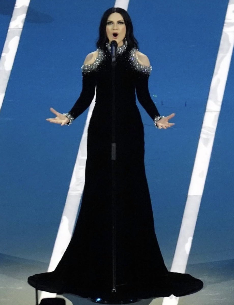 boseofficial's tweet image. “BRIVIDI PROFONDI. EMOZIONANTISSIMO. BRAVA LAURA.” @LauraPausini