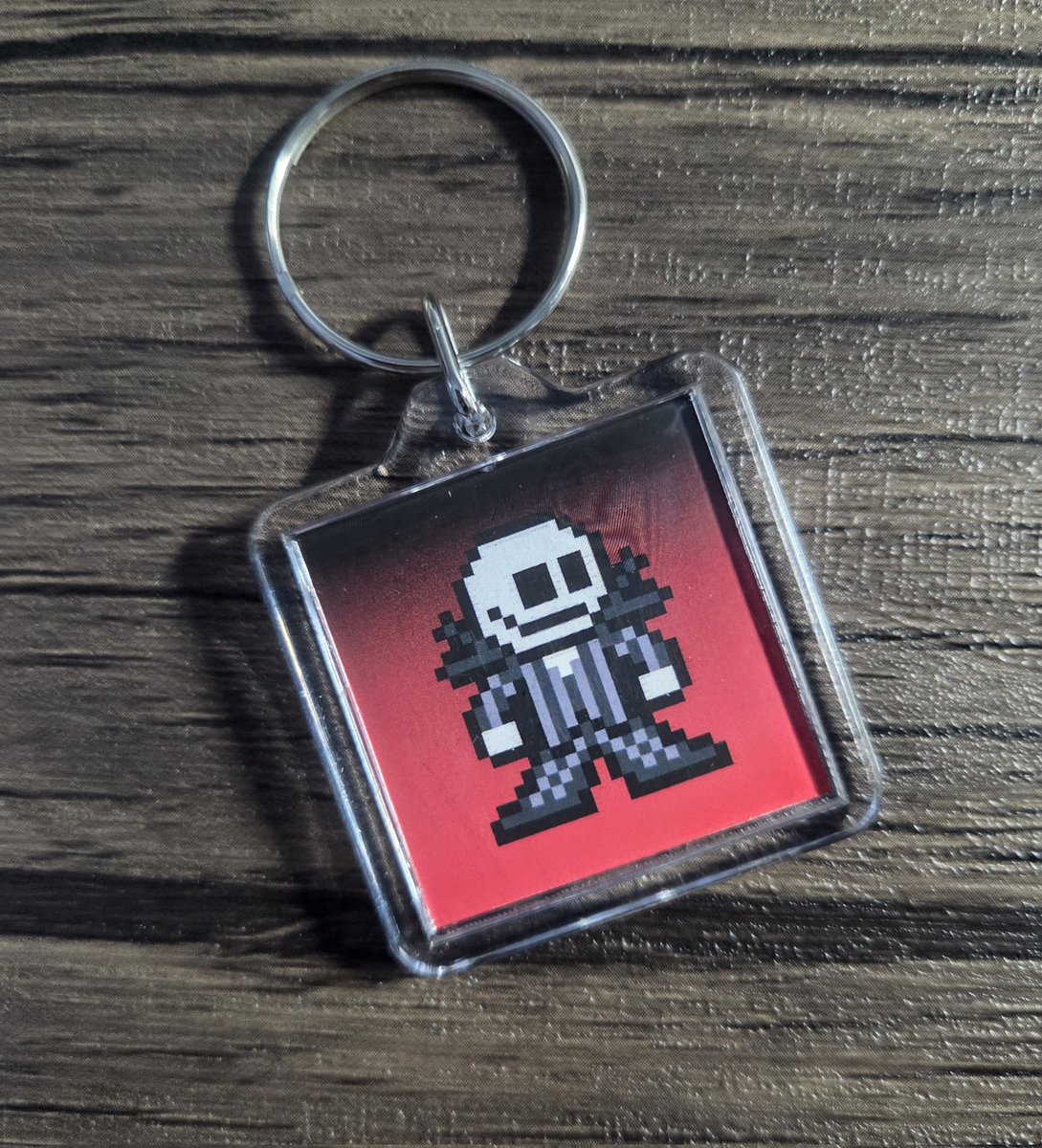 PixelStickArt's tweet image. Some cool stuff coming to the shop soon! 😁

#keychains #pixelart #8bitart #retro