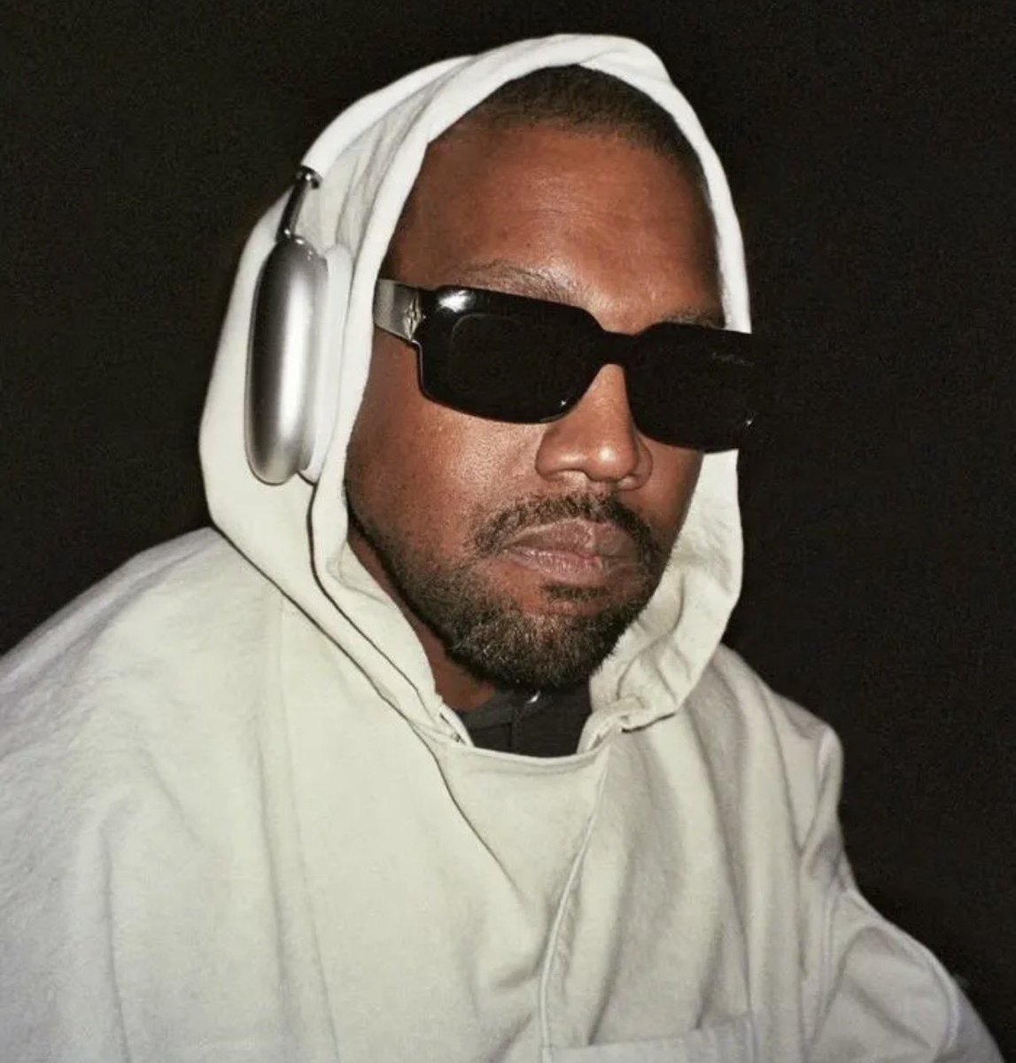 Bad Bunny’s Super Bowl Halftime Show Setlist:

• DtMF
(Ye joins onstage)
• Drunk
(Bad Bunny LEAVES the stage)
• Can’t Tell Me Nothing
• POWER
• Heartless
• Stronger
• CARNIVAL
• Runaway
(Ye announces BULLY with no AI and leaves)