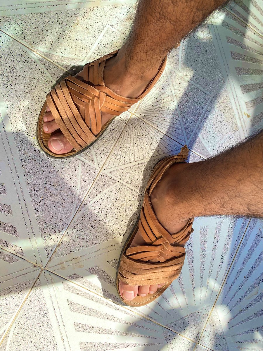 vel_danZ's tweet photo. 🦶🏼🍃
#pies #Huaraches https://t.co/88nEDqD4Bq