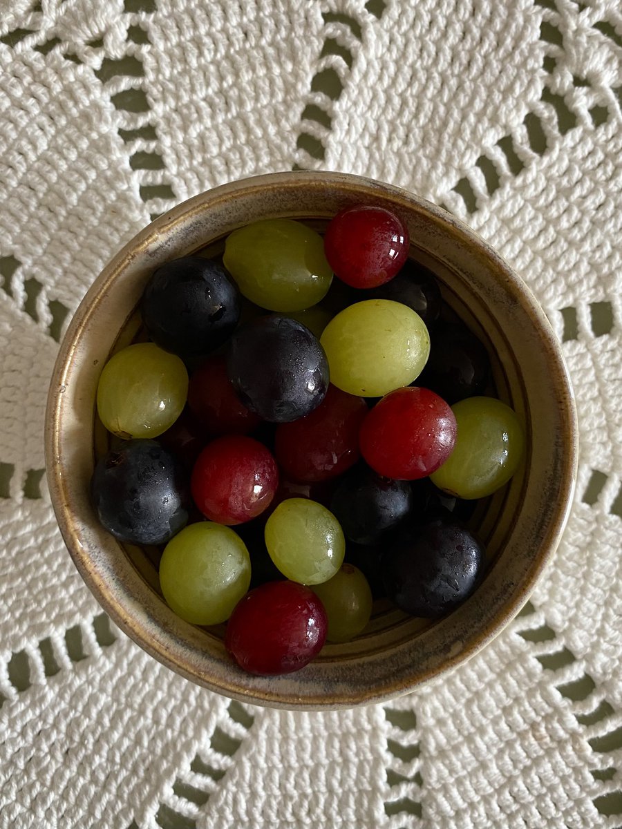 lillirgds's tweet image. frutassssssss