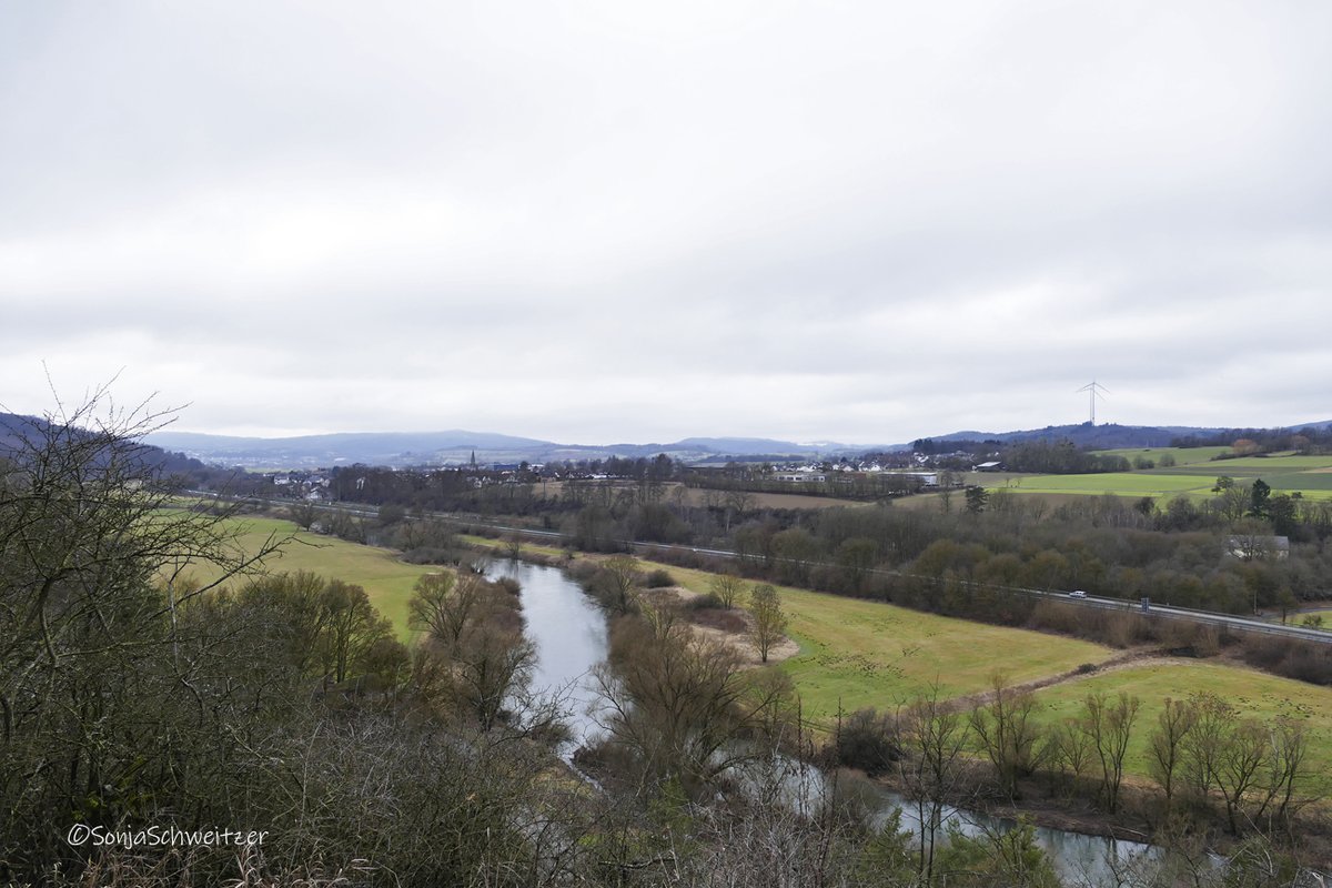 HessenSonja5767's tweet photo. Aussichtspunkt bei Braunfels/Tiefenbach mit Blick Lahn abwärts, im Hintergrund Leun/Biskirchen............... #Lahntal #Lahn #Braunfels #Tiefenbach #Leun #Biskirchen #Aussichtspunkt #LahnDillKreis #Mittelhessen #Hessen #Germany https://t.co/qgPVQwVMZv