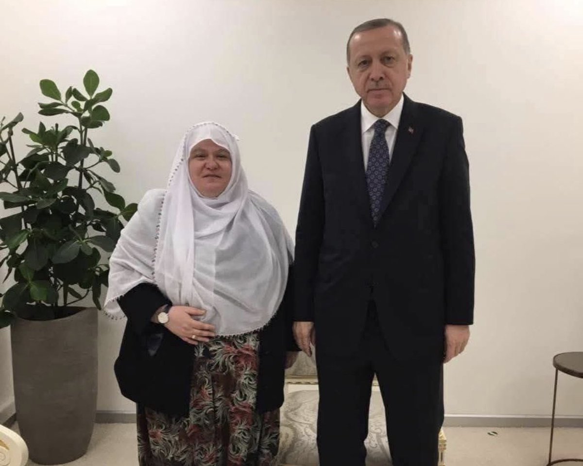 Milletimizin oylarıyla üç dönemdir Mihalgazi Belediye Başkanlığı görevini yürüten Zeynep Başkanımıza yönelik, nefret dili içeren yakışıksız saldırıları şiddetle kınıyorum.

Kadınlar, emeğiyle duruşuyla ve cesaretiyle siyasette de hayatın her alanında var olmaya devam edecektir...