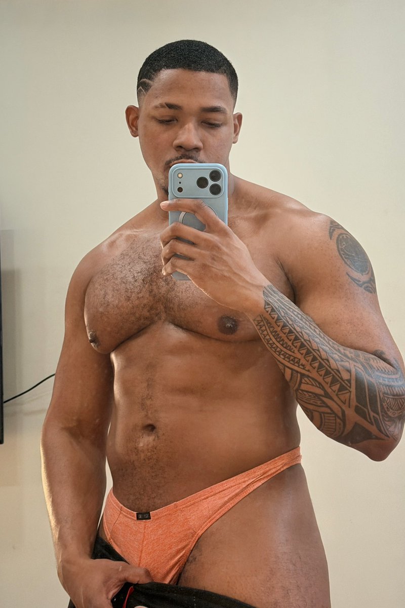 Nicosaesthetic's tweet photo. Thicc Thighs save lives 🥩 https://t.co/0K0vmZaXtP