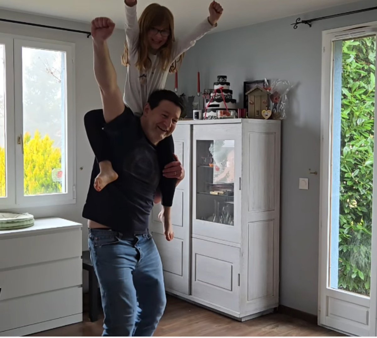 #fatheranddaughter #Golden #KPOPDEMONHUNTERS
#father #father  instagram.com/stories/julien…