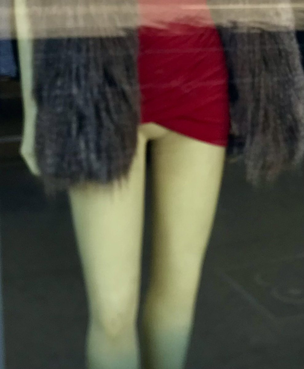 RedKalina00100's tweet photo. Hey , we have fur coat and cuchie on sale. https://t.co/wVPs2uXYZM