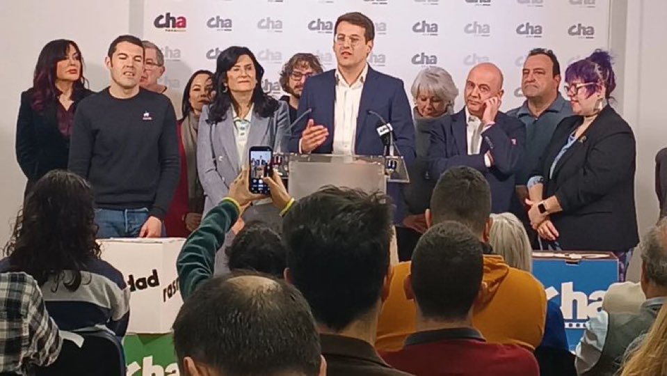 joanbaldovi's tweet image. Alegria compartida amb @jorge_pueyo95 i la @chunta Enhorabona!!

Cada territorio es diferente, y lo sabemos bien los valencianos. Aquí el cambio es posible.

Se demuestra que los proyectos arraigados al territorio como @chunta son la esperanza. Entalto Aragón.