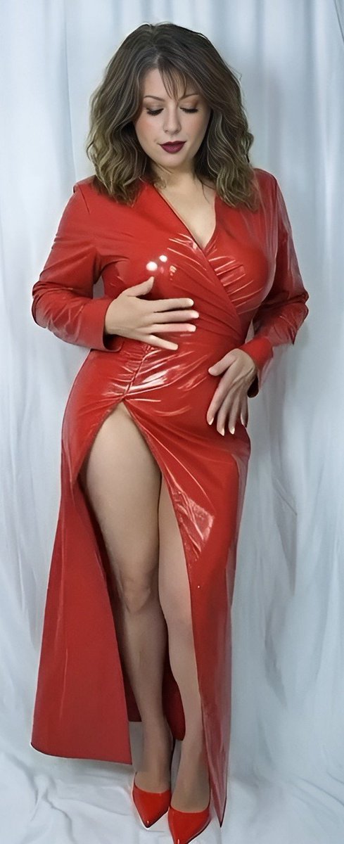 JayDax12's tweet photo. Long legs,heels covered in red PVC

#legs  #longlegs  #beautifullegs #perfectlegs  #redpvcdress https://t.co/1CHcDwZkEh