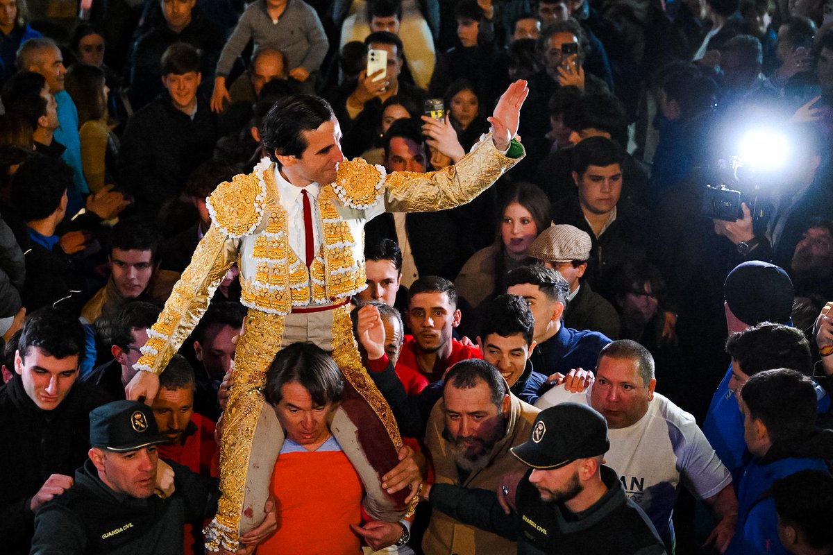 JUAN ORTEGA, faena de puerta grande 
 VALDEMORILLO. Tercer y último festejo de la Feria de San Blas 2026.

Lleno de ‘No hay billetes’. Toros de Torrealta. 

• UCEDA LEAL, palmas y vuelta al ruedo

• JUAN ORTEGA, silencio y dos orejas

• PABLO AGUADO, silencio y silencio