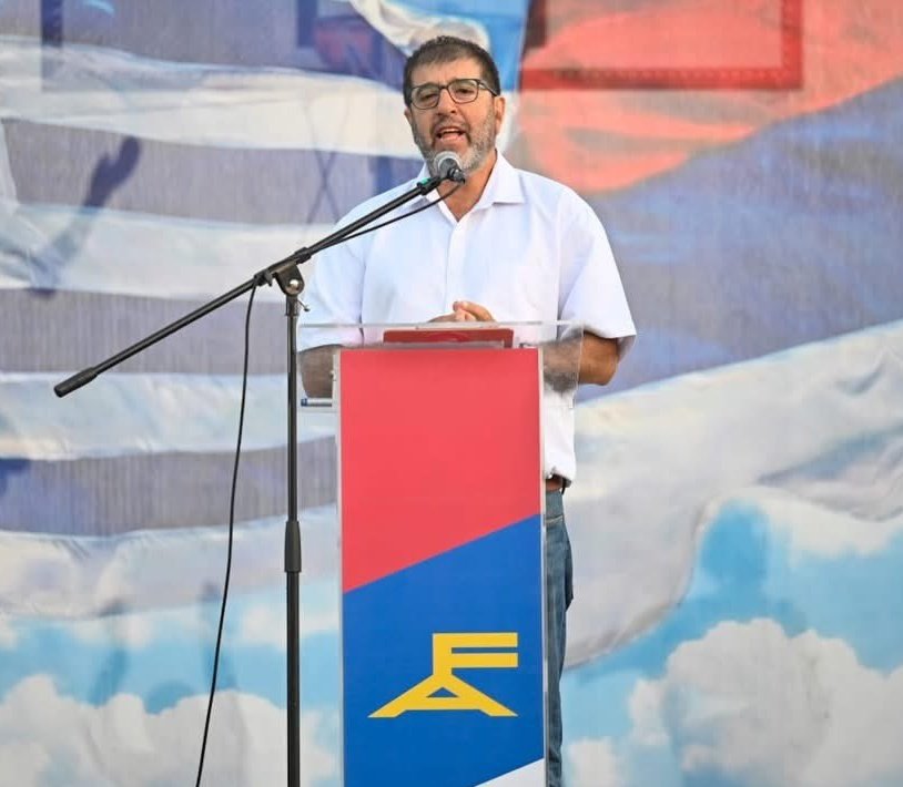 ElInformante_1's tweet image. 🔴 𝗔𝗖𝗧𝗢 𝗩𝗔𝗖𝗜́𝗢 𝗱𝗲𝗹 𝗙𝗥𝗘𝗡𝗧𝗘 𝗔𝗠𝗣𝗟𝗜𝗢 

▶️ Hicieron un acto aniversario en Juan Lacaze (Colonia), y no fue nadie. Fernando Pereira estuvo una hora hablando estupideces y lo aplaudieron cuatro bolches.

Los uruguayos los repudian. Un fracaso.