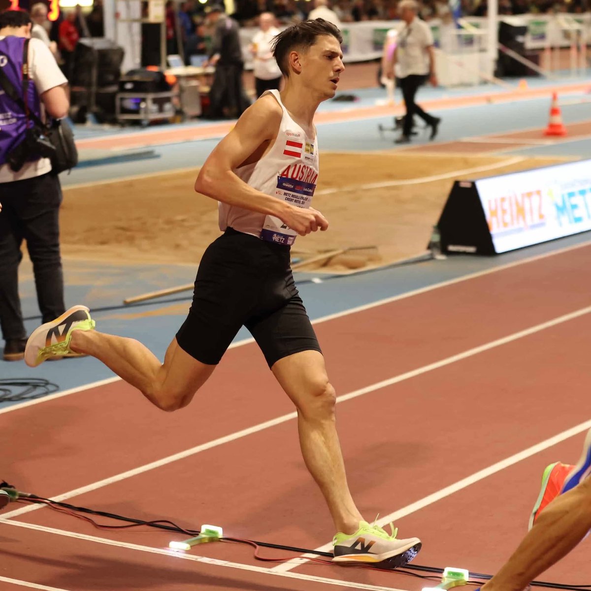 Raphael Pallitsch gets 3:36 season debut his 2nd best indoor ever. Should be enough for world indoors.