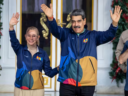 FEscrutinio's tweet photo. @ArondonFT Sabés a quienes NUNCA más van a volver a ver? Mira hasta se despiden para que les digas adiós. Besitos! https://t.co/Kxk5UspWrm