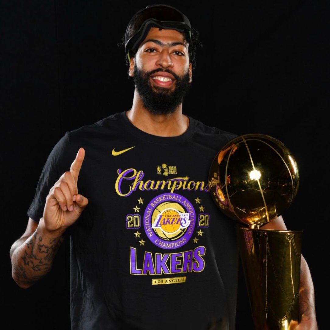 LakeShowYo tweet media