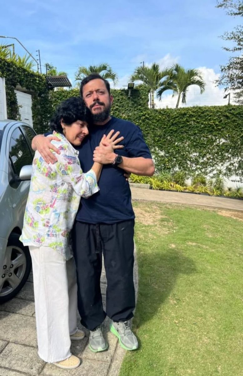 Luis, hermano mío! Qué alegría inmensa verte libre. Tu liberación es una victoria de la dignidad. Que más nunca nuestra libertad sea el costo de hacer política en Venezuela. ¡Abrazos, hermano! #LibreLuisTarbay #Justicia #VenezuelaLibre 🕊️🇻🇪