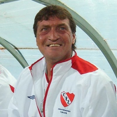 rojopijudo666's tweet photo. Tres goles en el torneo, dos de lateral al área jojojo #AveCesar https://t.co/bNNNG22pOO