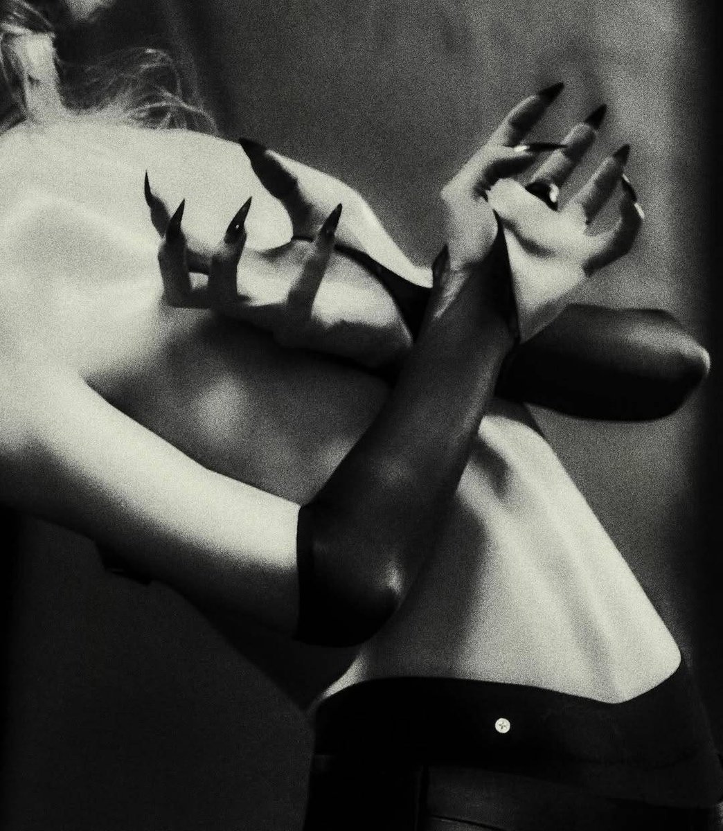 Elizaveta Porodina's from the series “Séance”