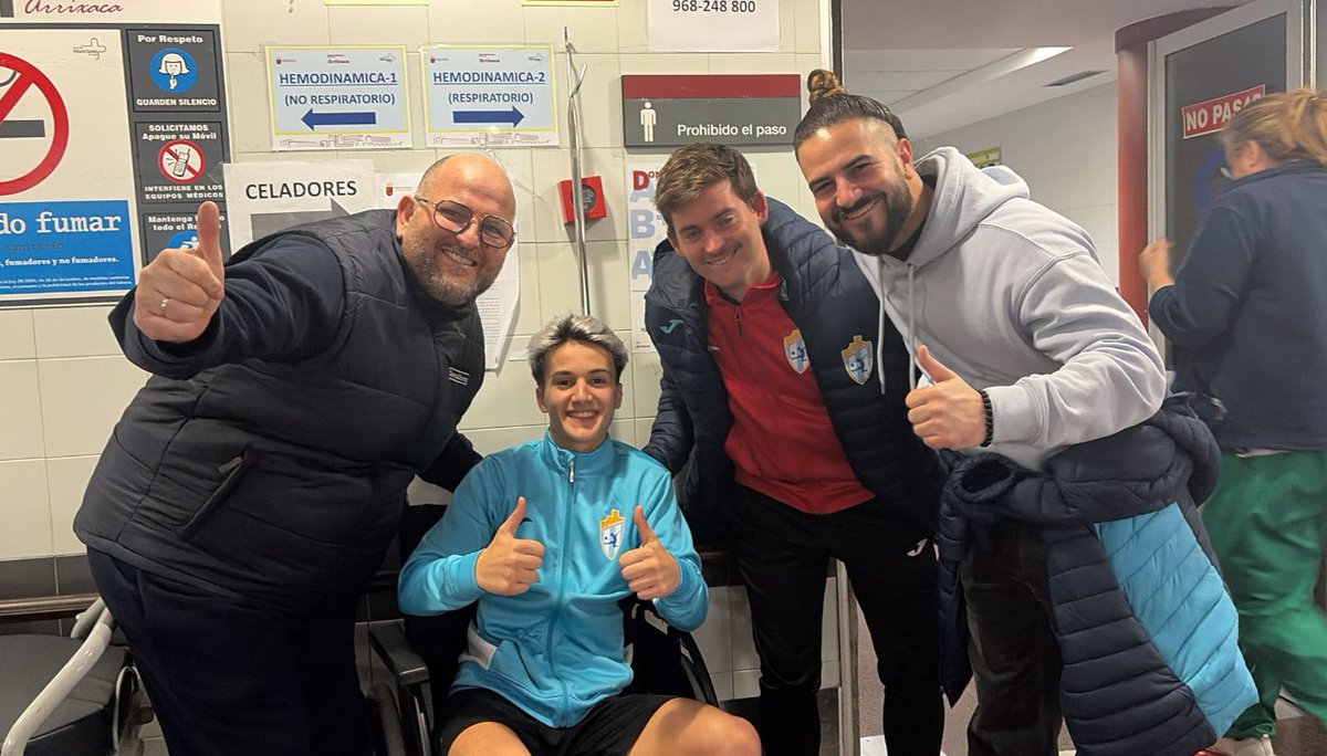 Preferente Autonómica

Morales recibe el alta hospitalaria y podrá descansar en casa. 

Expresamos nuestra máxima alegría al jugador y allegados y también para un club amigo como <a href="/efalhama/">Escuela de Fútbol de Alhama</a> 

Todo quedó en un  susto por suerte!!
💙💙