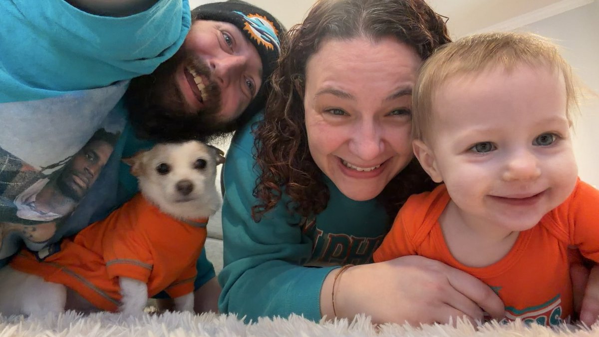 frye761371's tweet photo. The Frye’s are gonna be watching the @NFL Super Bowl today in our favorite teams gear, the @MiamiDolphins! Rooting on the @Seahawks vs the nasty @Patriots!

@rachfrye https://t.co/AnLhVMIE04