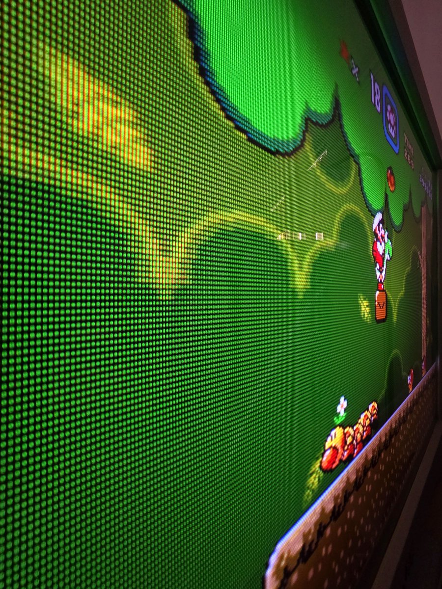 XRPee1983's tweet image. #CRT scanlines on my #JVC AV-27F476 i'Art with S-Video cables look absolutely beautiful.  I can't wait to get it hooked up with component cables. 

#snes #Nintendo