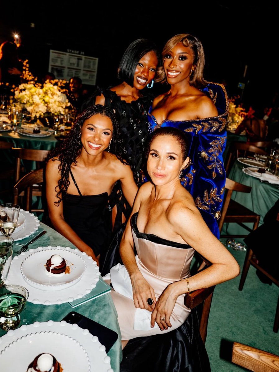 Meghan pictured with Malika Andrews, Sandra Vainqueur, Jackie Aina &amp; Jackie Asamoah at the Fifteen Percent Pledge Fundraising Gala, an organisation founded by Aurora James to advance economic equity for Black-owned businesses. ✨🤎