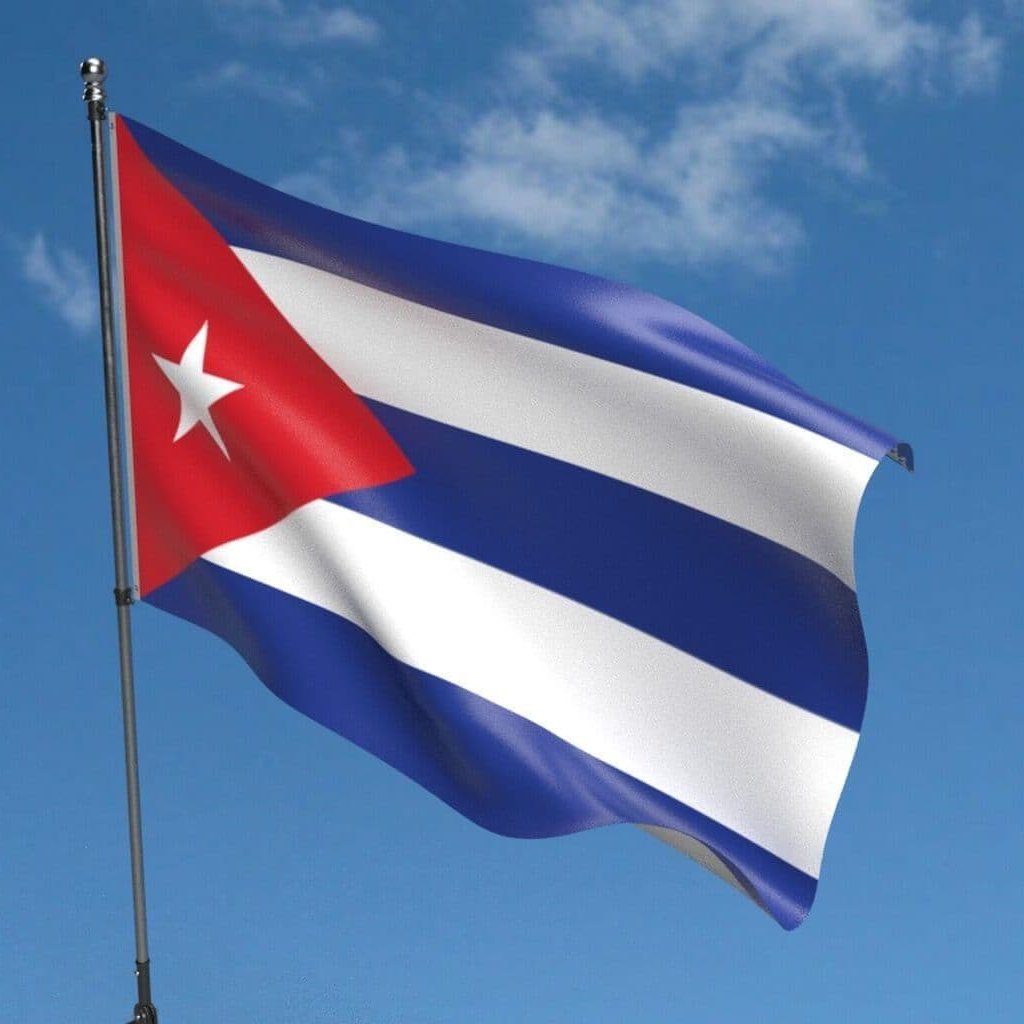 Coinvo's tweet image. MASSIVE: Cuban doctors have developed a vaccine for lung cancer!
