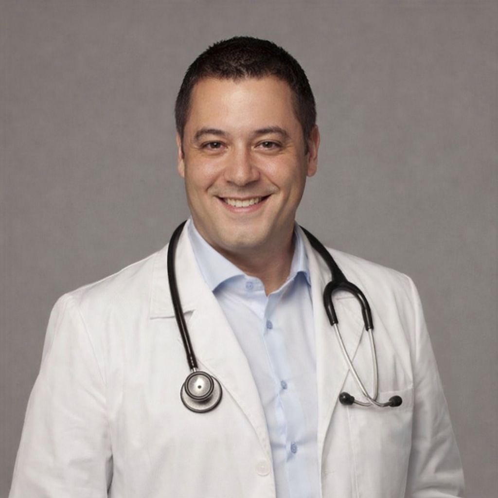 Murat Ongun, tedaviye başlıyor.

"Ben hareket alanı 5-6 metrekare olan bu izole odacıktan yılmıyorsam, eminim baş parmağı ile takip tuşuna basabilecek pek çok aklı başında vicdan sahibi de vardır"