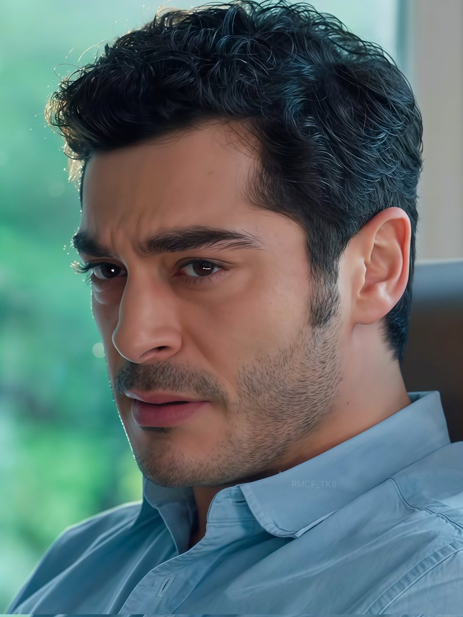 Siento que no se habla lo suficiente de lo bien que le queda ese color.
🩵
#Sahtekarlar • #BurakDeniz