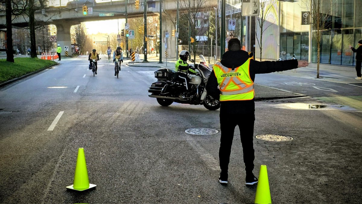 wechcpc's tweet photo. Huge thanks to our WECHCPC volunteers who pitched in today! We’ve officially notched another successful event, and it’s all thanks to your hard work. You made ensuring a safe and smooth experience look easy - great job, team! #firsthalf #sundayfunday
#wearecommunity https://t.co/nHn4J8kTEd
