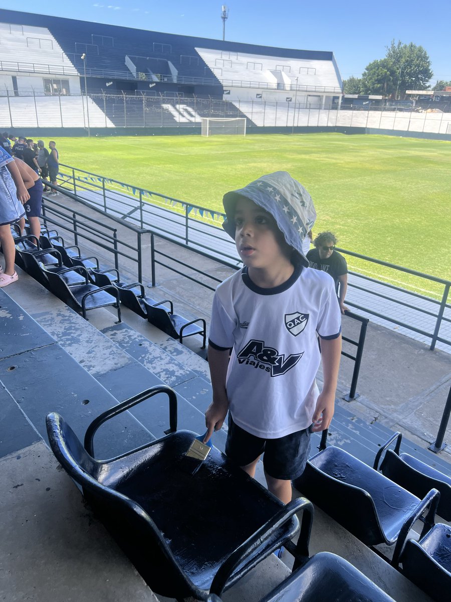 Día de pintada en 🏠🇫🇮💙