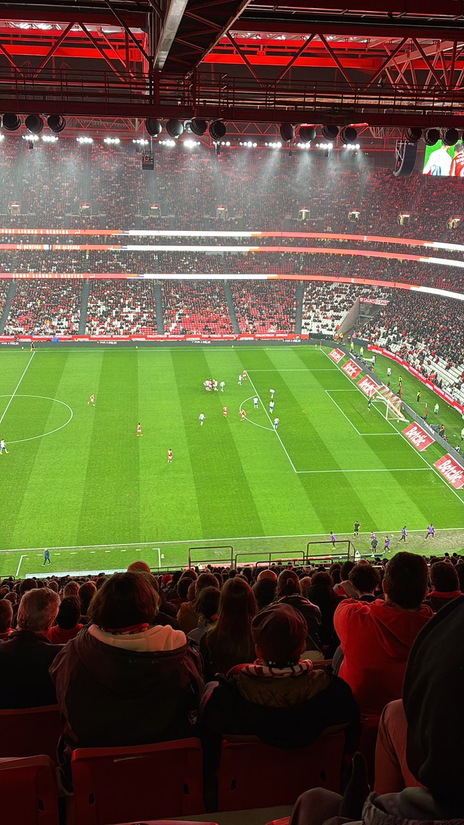 Tanker fra Estadio da Luz; 

Aursnes 🔥 Styre altså sjappå noe så voldsomt her