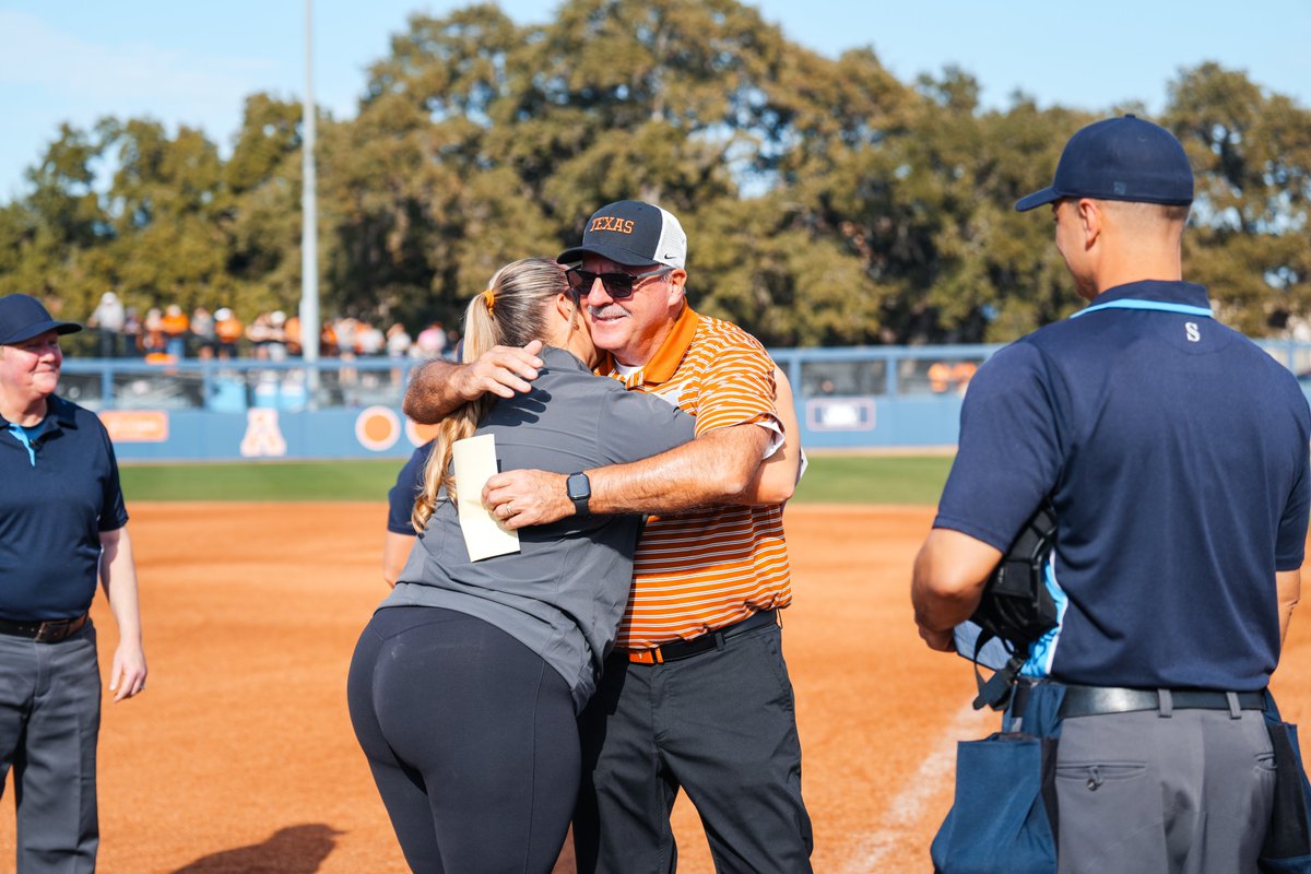 Texas Softball tweet media