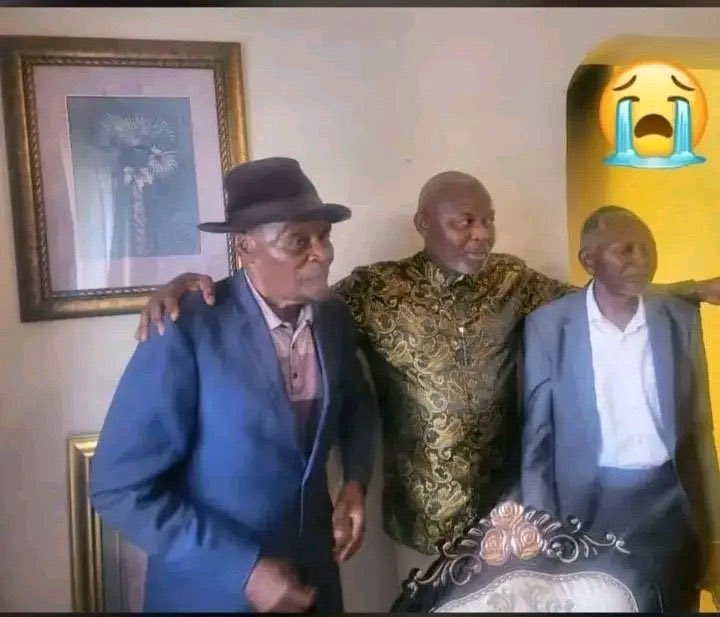 Je vous présente mes très sincères condoléances 💐 mon PN <a href="/VitalKamerhe1/">Vital Kamerhe</a> que le Seigneur vous assiste et qu’il console la Famille