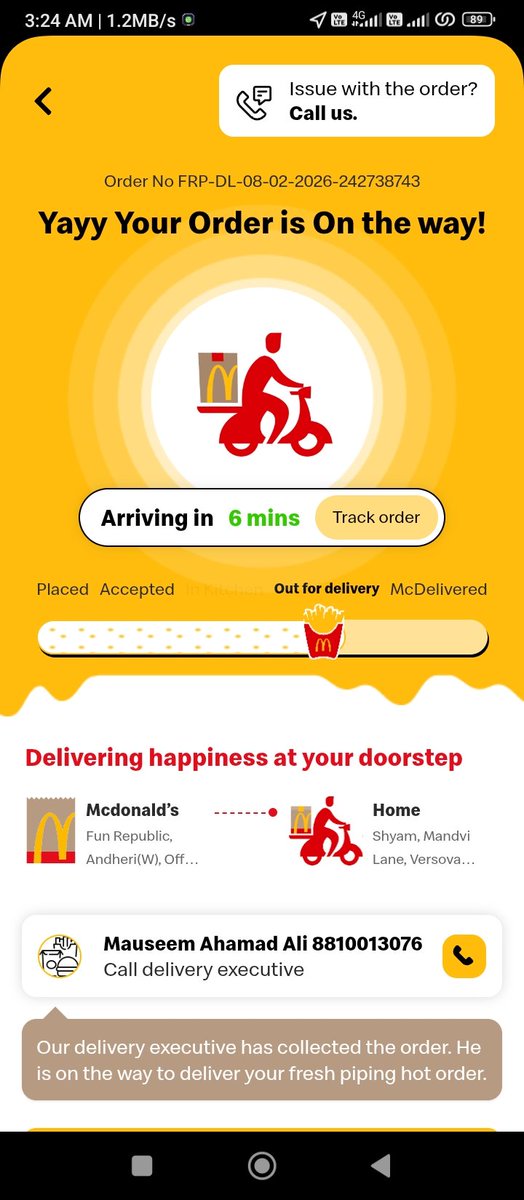 Rohitronic's tweet photo. @McDonalds @mcdonaldsindia your Fun Republic store located at Andheri west, Mumbai takes 2hrs to deliver the order. The manager says riders aren't cooperative to deliver the order. I have all the chats and call logs https://t.co/p3iC5jvLqY