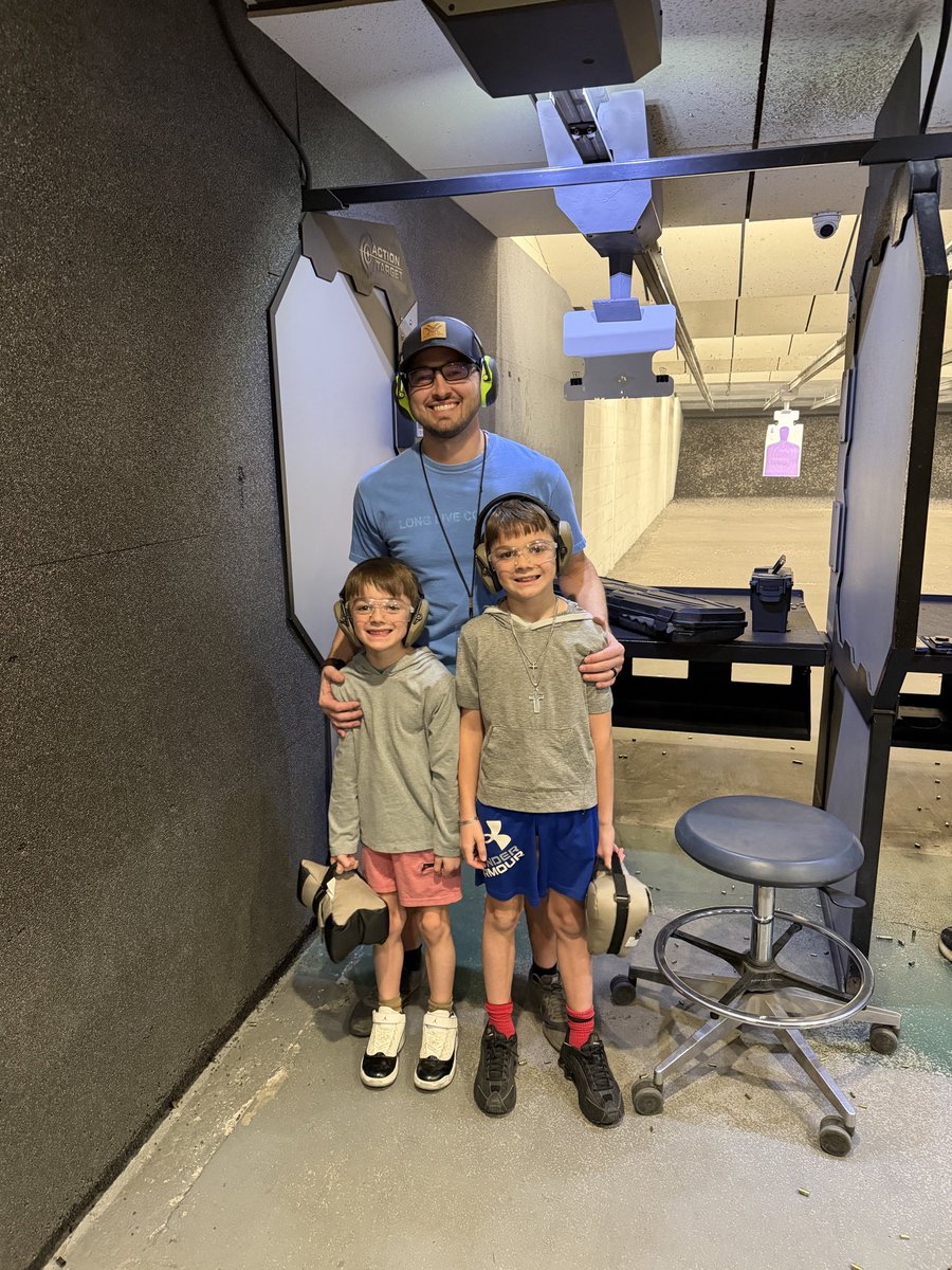 AWayneGillispie's tweet photo. Dudes weekend! 👨🏻🤌🏼

-Range time 
-Baseball tryouts
-Hibachi
-Late night movies

If you want to capture a boy’s attention, give them a task a season ahead of where they are!

Fun was had. Momma was missed! 🥹 https://t.co/b8I2xjEyyU