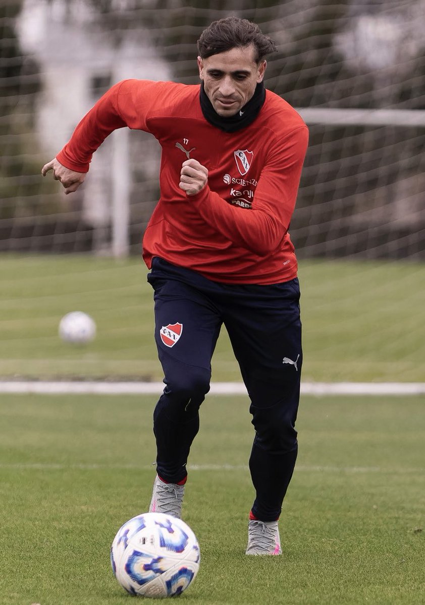carlanganeta's tweet photo. Independiente es el primer club con un jugador Therian https://t.co/DVIB8aVBuy