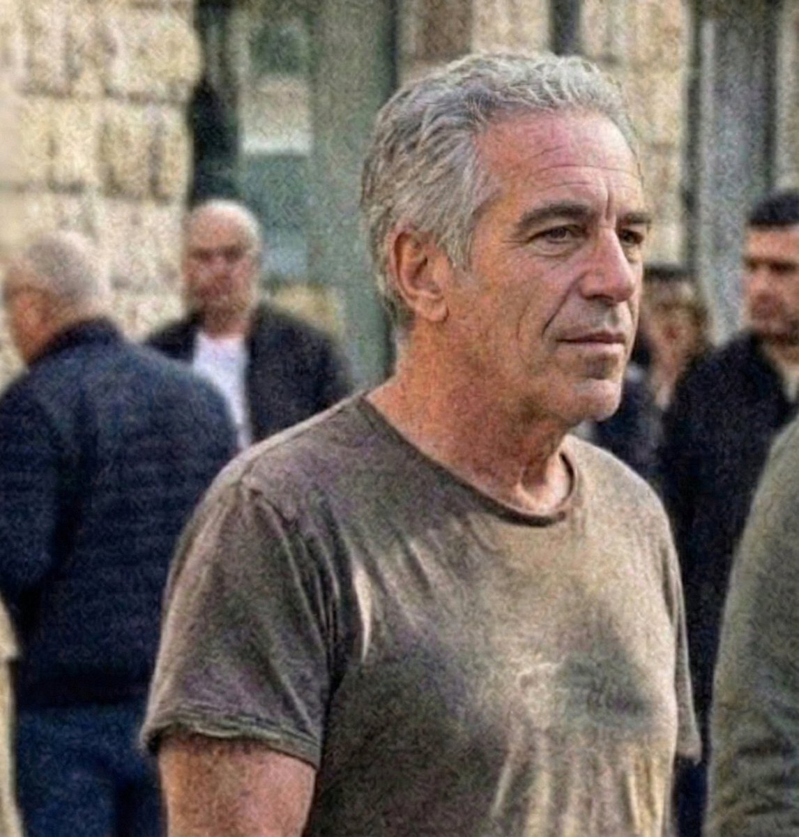 FozonCapital's tweet photo. @EdKrassen If it's true that Jeffrey Epstein may still be alive and hiding in plain sight, even Trump won't be able to recognize him.

And it's kind of crazy that Trump has been able to hide his dementia for this long. https://t.co/NNgnygKzFd