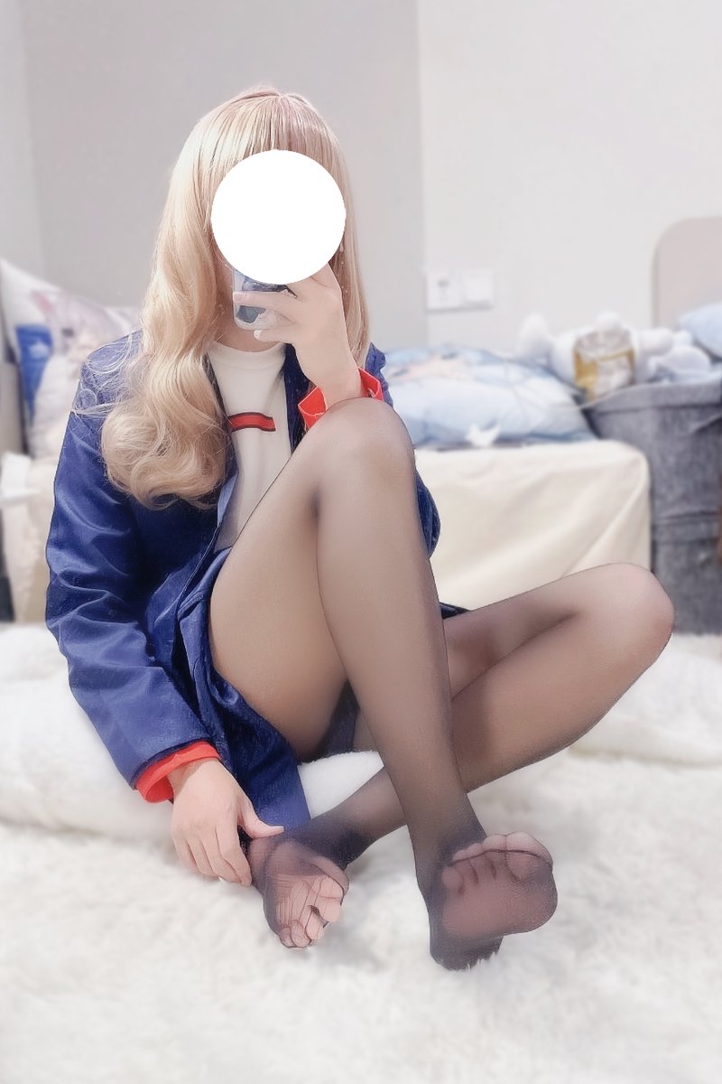 MiMicat010's tweet photo. 喜欢的话可以直接顺着洞插进来~
#黑丝 #cosplay https://t.co/8WobdVGNgg