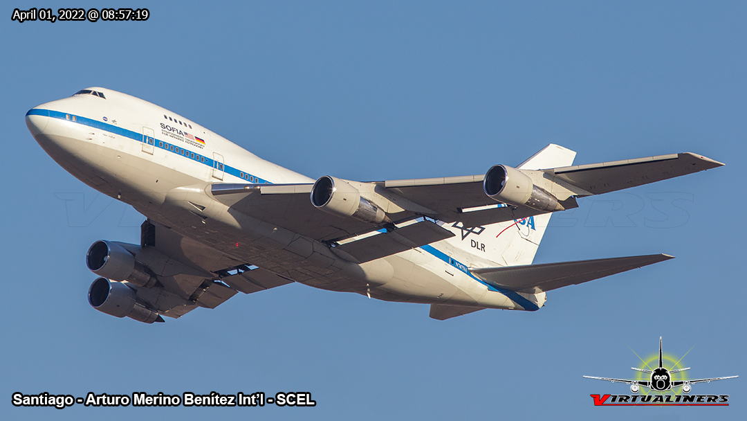 Virtualiners's tweet image. Boeing 747SP-21, #N747NA, #NASA, Observatorio Estratosférico de Astronomía Infrarroja, SOFIA (en Ingles), despegando de pista 17R #SCEL [2022] .

#AvGeek  #virtualiners #spotting #aviationlovers #aviationgeek #aviationphotography #planespotting #Boeing #B747SP #DLS