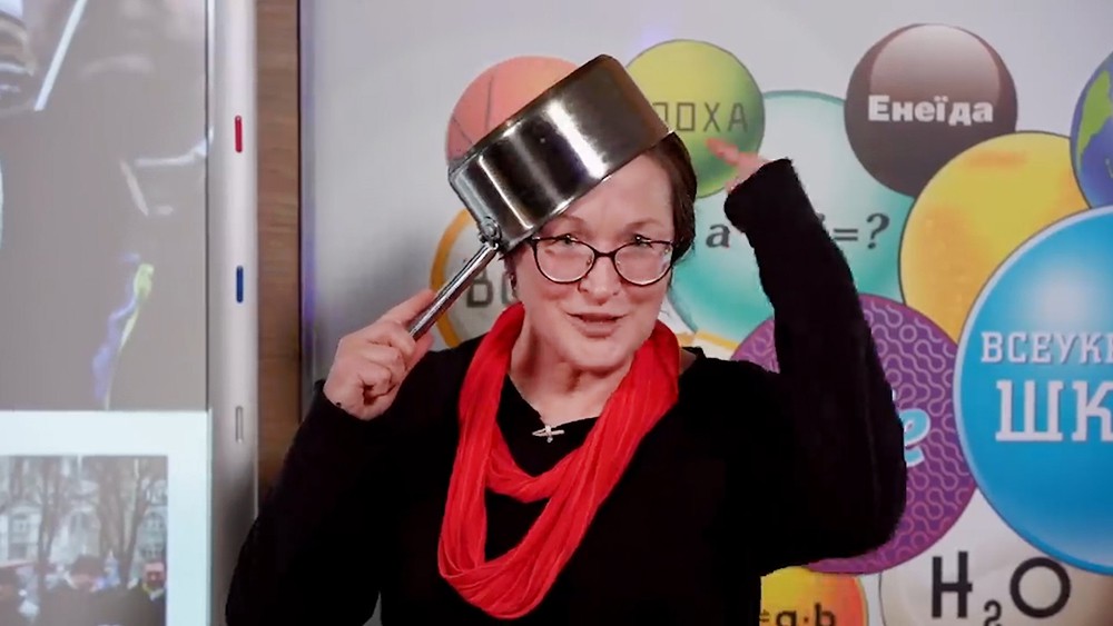 Прим ,прием.. "планета" Железяка !!! Природные ископаемые проданы !!! Нет воды и электроэнергии!!! "Планета заселена кастрюлями !!! Кто слышит ?+