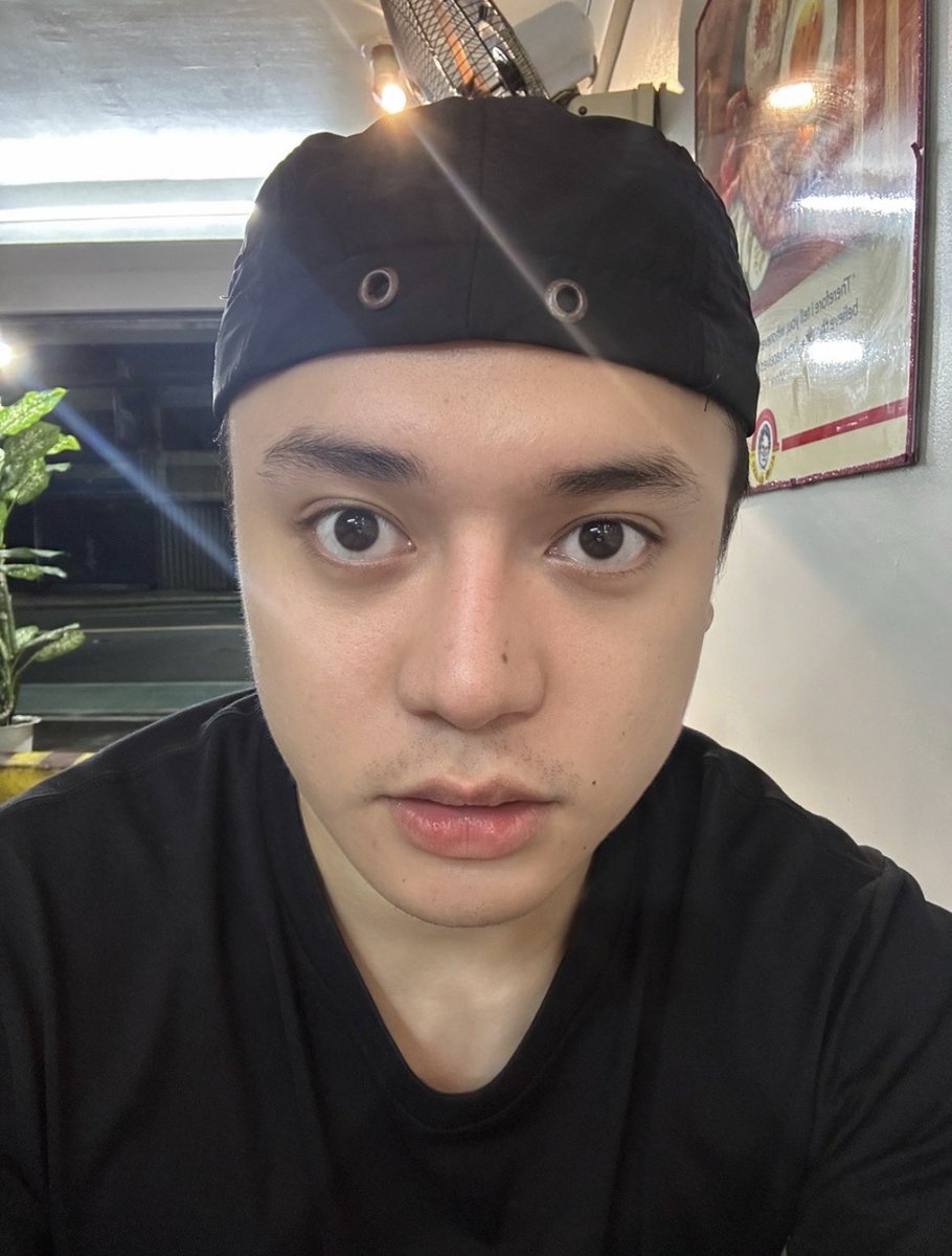 blxtdxc's tweet image. Grabeng eyebag yan.