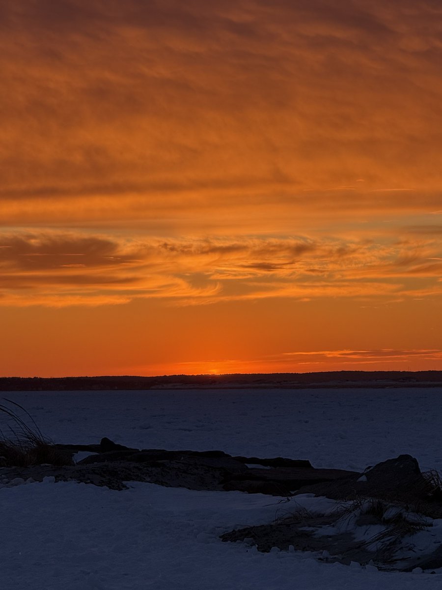 mmuhlfelder's tweet image. Honestly, this is #capecodbay. Wishing everyone a #calmocean and Patriots victory!