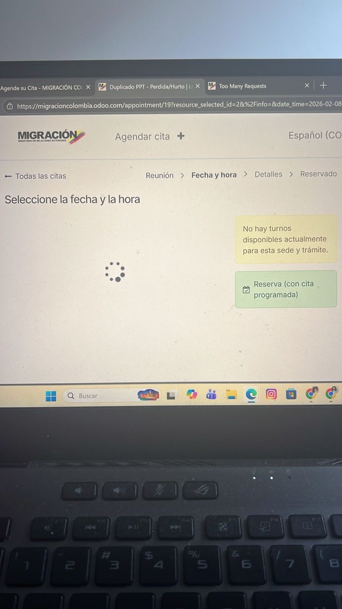 Hasta cuando esta ineficiencia? 🥺 

Cc <a href="/MigracionCol/">Migración Colombia</a>
