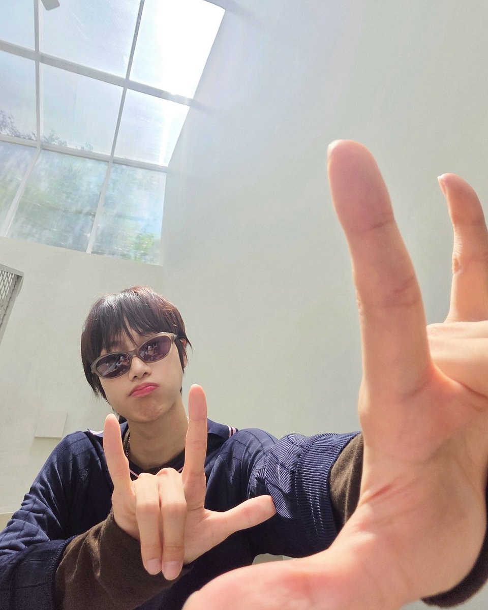 식쵸~.~ tweet media