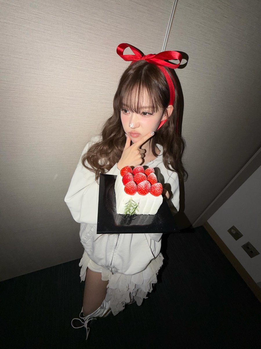 rinter's tweet image. who wants strawberries? hands up! i’m starting this year with the sweet and tangy taste of strawberries, hoping the year feels the same: sweet, refreshing, and loved by many, just like strawberries. so if you’re in, let’s raise a toast to strawberries together!