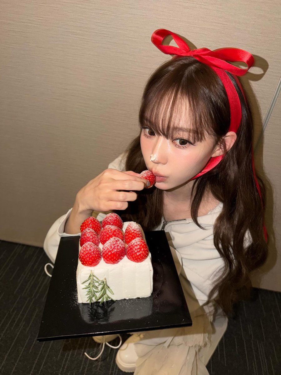 rinter's tweet image. my little strawberry shortcake.