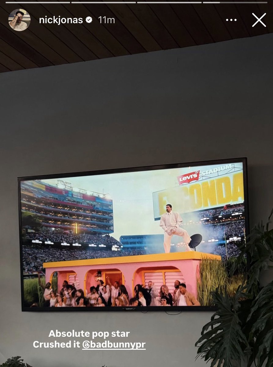 Te amo Nick Jonas que le gustó el medio tiempo de Benito, mientras todos los magas están odiándolo tú acá estás disfrutando de un buen show