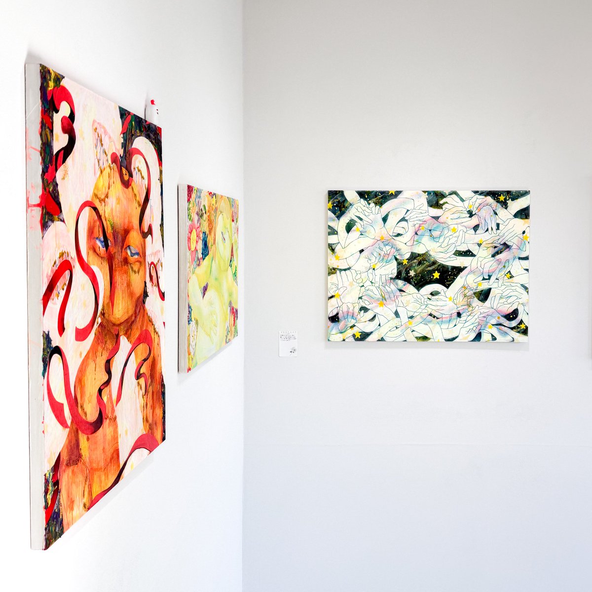 alt_medium's tweet image. ＼開催中の展覧会／ 
Alt_Mediumでは本日も19時まで半坂優衣 個展「EUPHORIA」を開催します。  

※会場は撮影禁止マークが描かれている紙を除き撮影可能です。  
詳細は下記でご確認ください。 altmedium.jp/post/2026hanza…